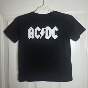 Boy's AC/DC Short Sleeve Black Shirt Size 4 EUC